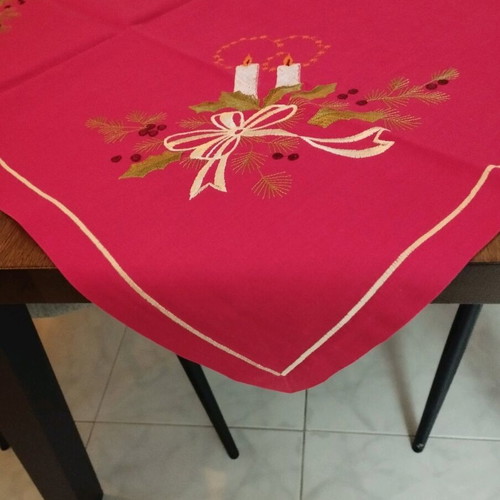Christmas table runner like new, excellent quality