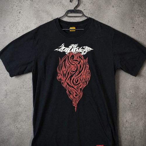 Dickies T-shirt size M black with Y2K tribal print like new