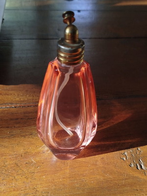 Art Deco perfume bottle vintage style, like new