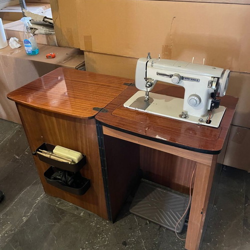 Neumann 740-774 sewing machine with integrated wooden furniture used