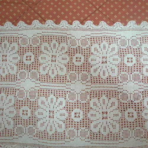 Table runner new with 2 napkins set for coffee table white