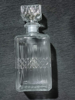 Vintage glass carafe with glass stopper like new