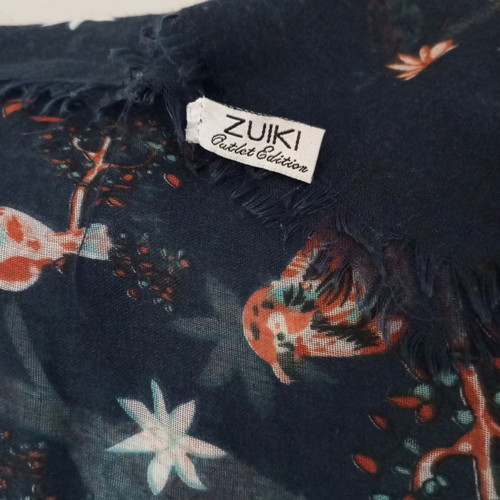 Zuiki outlet edition Italy scarf used, square, large
