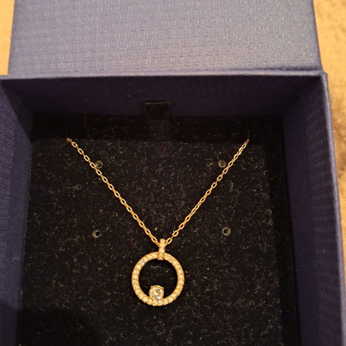 Swarovski rose gold necklace like new