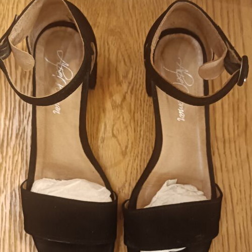 Alpe black suede sandals size 38 like new with 5cm block heel