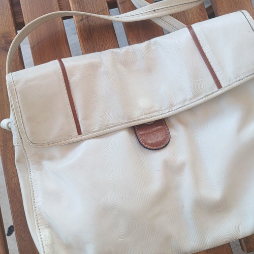 Vintage shoulder bag like new, white