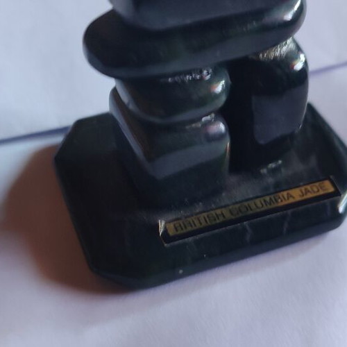 Inuit Inuksuk Natural Nephrite Green Jade Man Sculpture like new