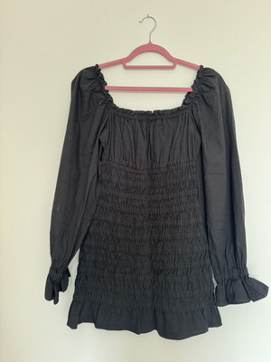 Cotton long sleeved black mini dress like new, XS-S