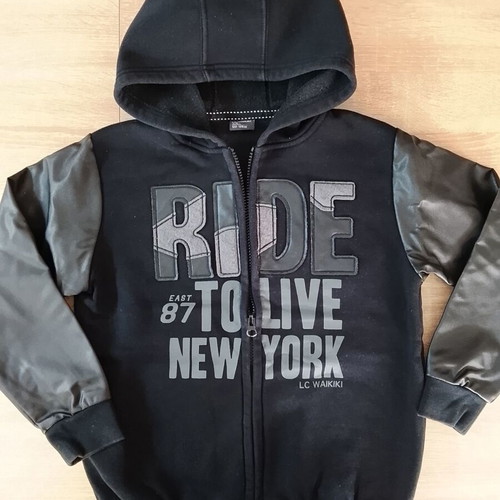 LC Waikiki sweatshirt jacket used for boy 7-8 years black