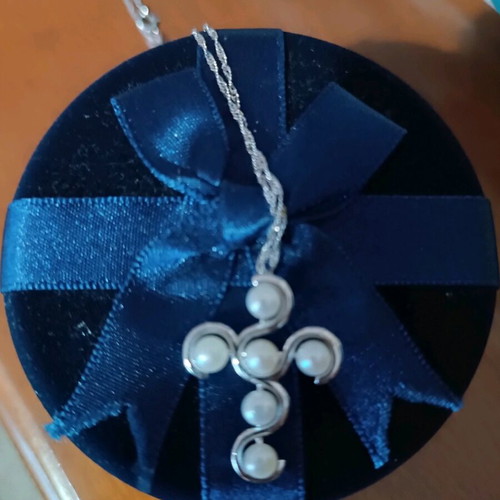 18K White Gold Cross with Biwa Pearls new