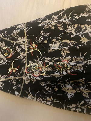 Allure midi skirt used, size small