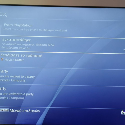 PlayStation 4 console used, 1TB storage, excellent condition