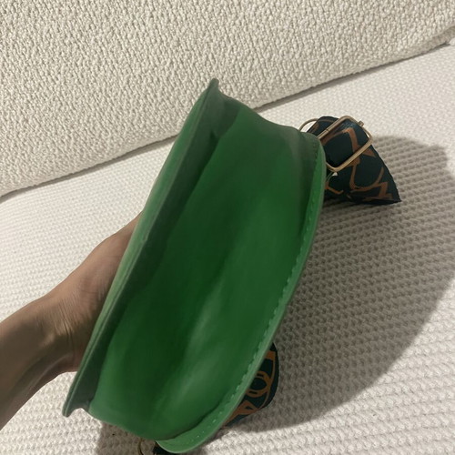 Green crossbody bag