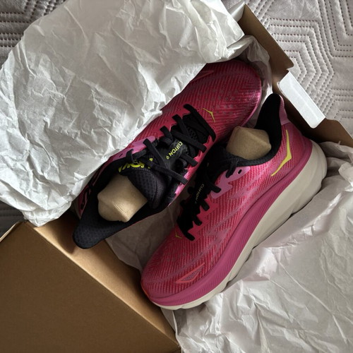 HOKA Clifton 9 women's running shoes, pink, size 38