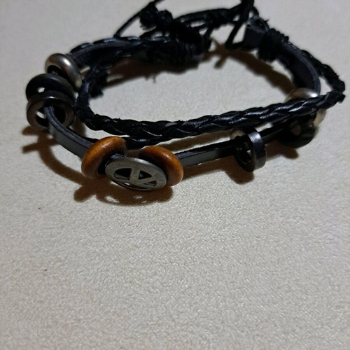 Handmade leather bracelet unisex like new with adjustable cord