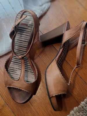 Кожени сандали Camper употребявани с нови токчета кафяви номер 37