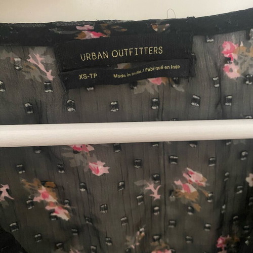Urban Outfitters Sheer Floral Crop Top XS like new, black chiffon
