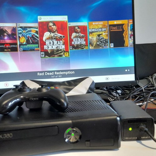 Xbox 360 S 500GB softmodded console with many games and emulators, like new