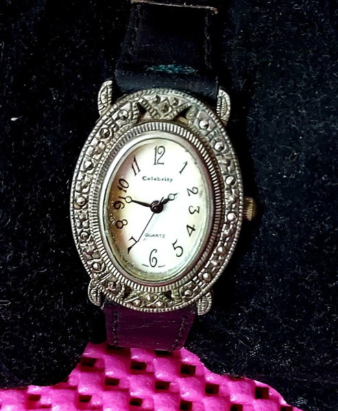 Γυναικεια ρολόι quartz vintage.