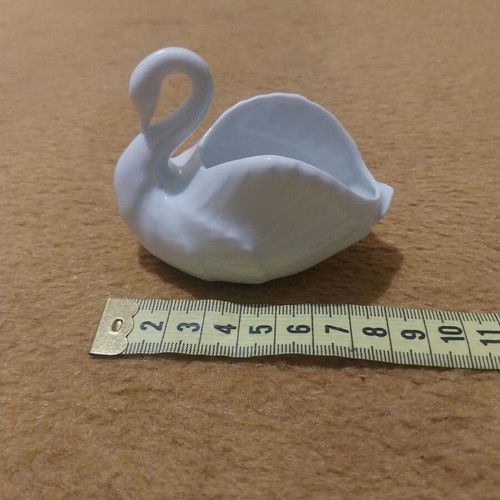 Five small decorative items used, porcelain and ceramic