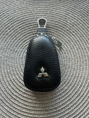 Leather Car Key Case Mitsubishi new, black with metal elements