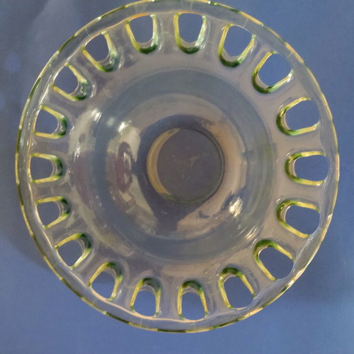 Spanish glass bowl like new with unique design