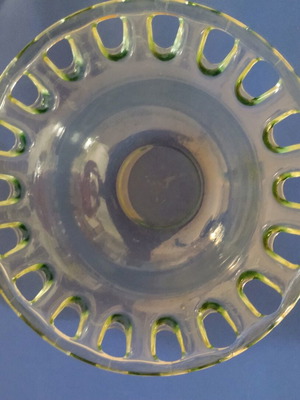 Spanish glass bowl like new with unique design