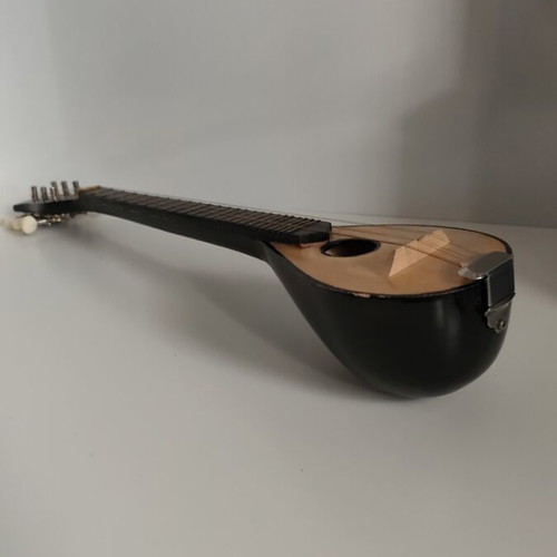 Tzouras small used with new strings and minor wear