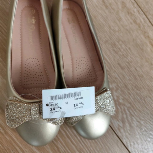 Golden ballerina shoes new, size 35