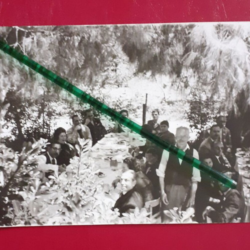 Pack of 6 vintage photos with family festive tables theme