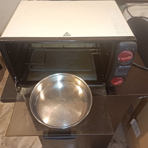 Delonghi electric countertop oven used with 2 trays and rack