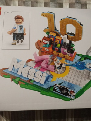 Lego Editions Messi, Mbappe, Ronaldo, Vini Jr new condition