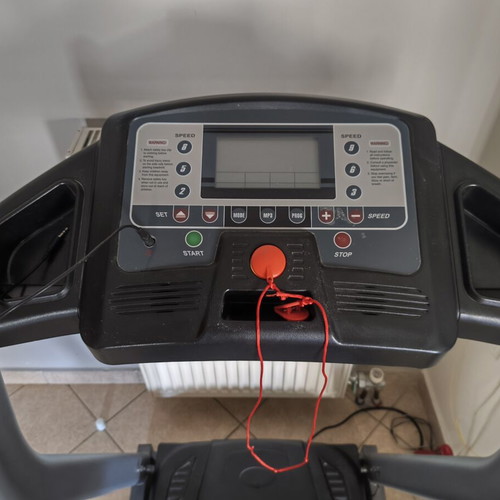Viking GV-4000NA treadmill used with hydraulic folding and MP3