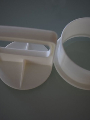 Tupperware burger press used, diameter 9cm