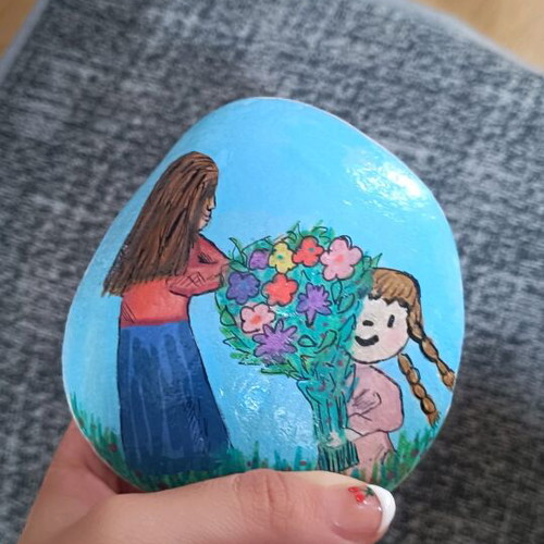 Painted stone new with acrylic colors
