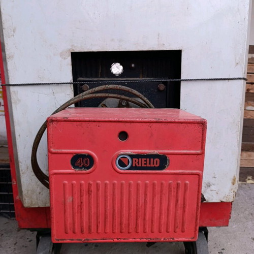 Cast iron oil boiler used with Riello burner