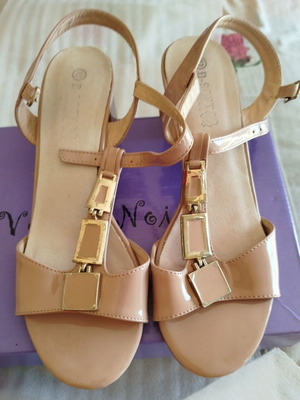 B soft shoes used, low beige sandals size 37