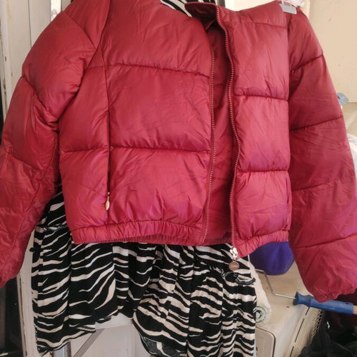 Zuiki Crop Jacket L like new, burgundy with removable hood