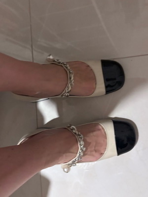 Miu Miu pumps like new, size 39, black and white