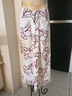 MOTF women's skirt like new, 100% linen, size L/XL, cream/burgundy