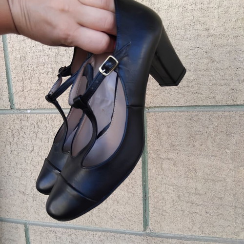 Dexim hand-made black leather pumps, like new, size 36