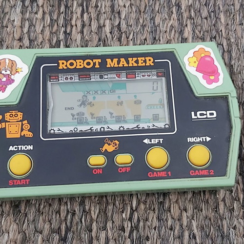 Ηλεκτρονικό παιχνίδι LCD Robot Maker μεταχειρισμένο, δεκαετία 1980