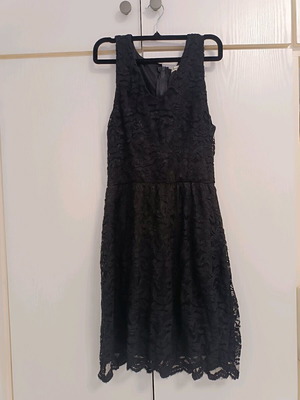 Black lace dress like new, size M