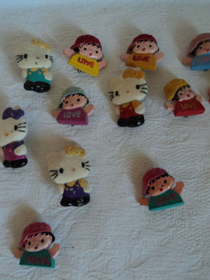 Romantic pins of girls from the previous century, pack of 10, used
