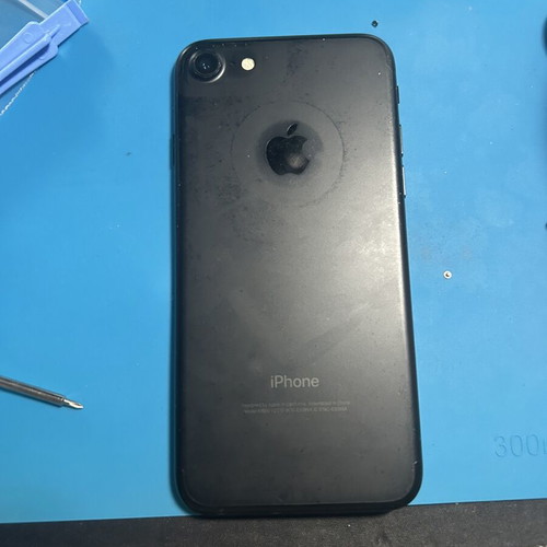 iPhone 7 unlocked used for parts no iCloud