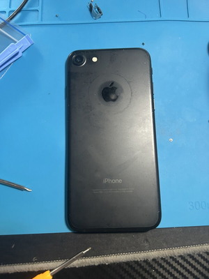 iPhone 7 unlocked used for parts no iCloud