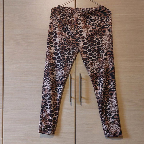 Leopard print elastic leggings like new, one size