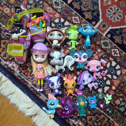My Littlest Pet Shop Collection like new with Hasbro sets