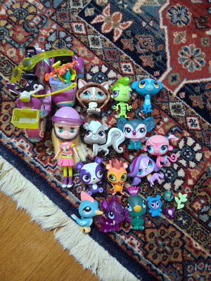 My Littlest Pet Shop Collection like new with Hasbro sets