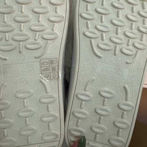 Love Moschino snow boots new, white, size 39